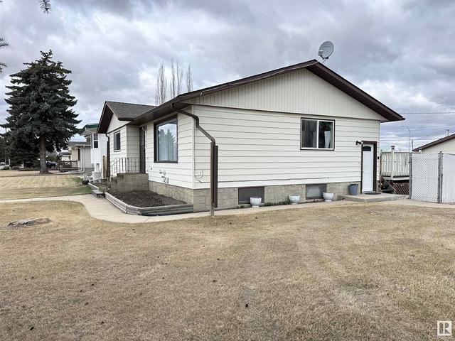 9740 99 St, House detached with 4 bedrooms, 2 bathrooms and null parking in Westlock AB | Image 42