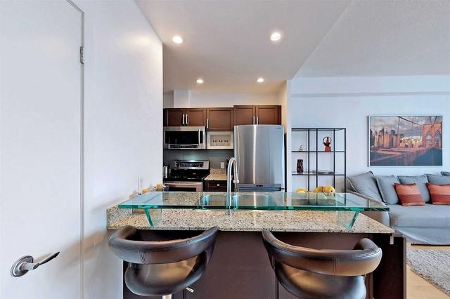 3501 - 8 York St, Condo with 0 bedrooms, 1 bathrooms and 0 parking in Toronto ON | Image 7