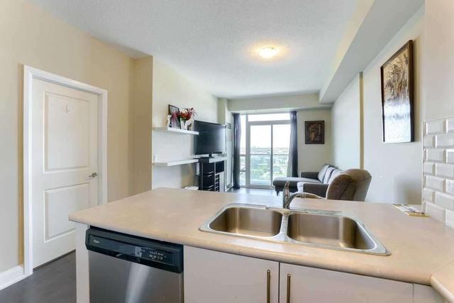 905 - 55 Yorkland Blvd, Condo with 1 bedrooms, 2 bathrooms and 1 parking in Brampton ON | Image 3