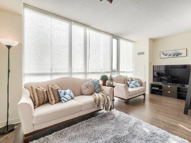 906 - 339 Rathburn Rd W, Condo with 2 bedrooms, 2 bathrooms and 1 parking in Mississauga ON | Image 3