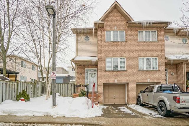 1 - 5 Spring St, Townhouse with 3 bedrooms, 2 bathrooms and 2 parking in Orangeville ON | Image 1
