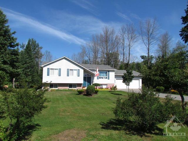 20 Wills Road, House detached with 4 bedrooms, 2 bathrooms and 10 parking in Rideau Lakes ON | Image 2