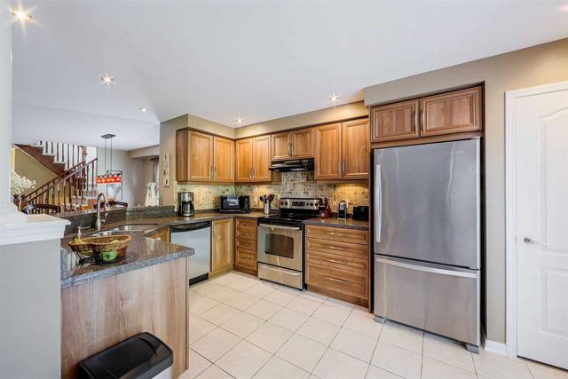 78 Jamesway Cres, House attached with 3 bedrooms, 3 bathrooms and 3 parking in Whitchurch Stouffville ON | Image 7