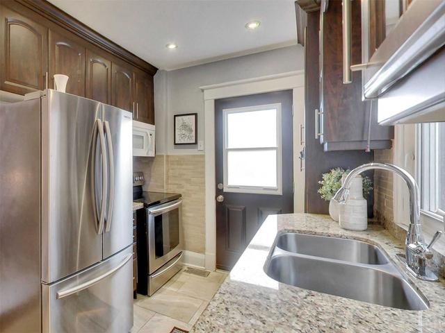 18 Mahoney Ave, House detached with 3 bedrooms, 2 bathrooms and 3 parking in Toronto ON | Image 3