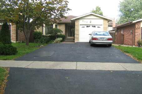 573 Holly Ave, House detached with 4 bedrooms, 2 bathrooms and 4 parking in Milton ON | Image 1
