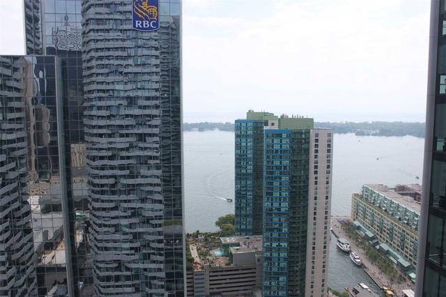 2110 - 100 Harbour St, Condo with 3 bedrooms, 2 bathrooms and 0 parking in Toronto ON | Image 6