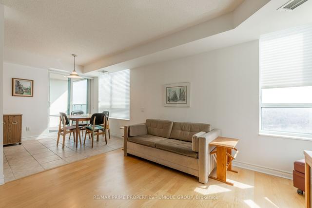 2102 - 61 Town Centre Crt, Condo with 3 bedrooms, 2 bathrooms and 1 parking in Toronto ON | Image 5