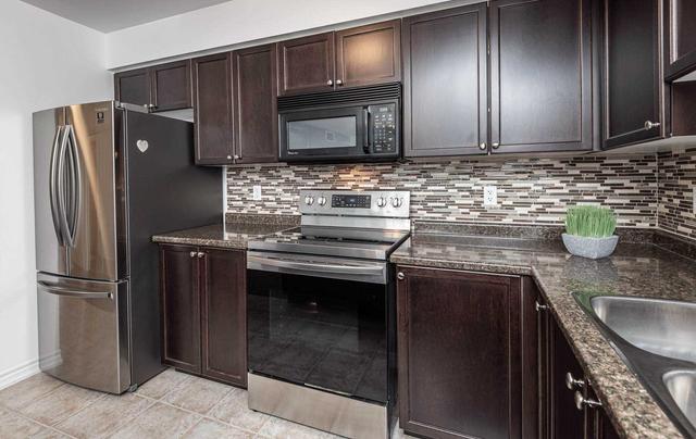 4 - 137 Sydenham Wells, Condo with 2 bedrooms, 1 bathrooms and 1 parking in Barrie ON | Image 2