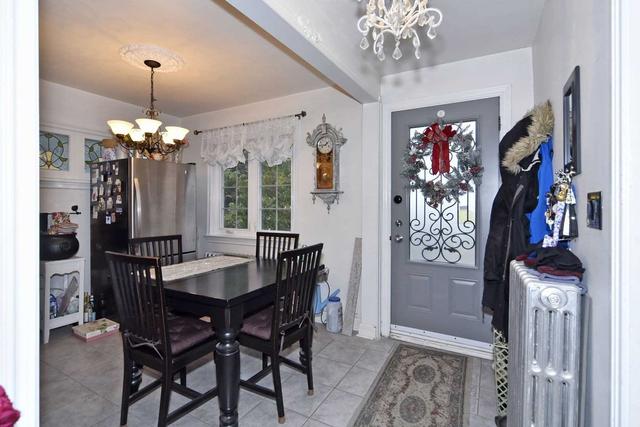 11 Cartwright Ave, House detached with 3 bedrooms, 2 bathrooms and 4 parking in Toronto ON | Image 9