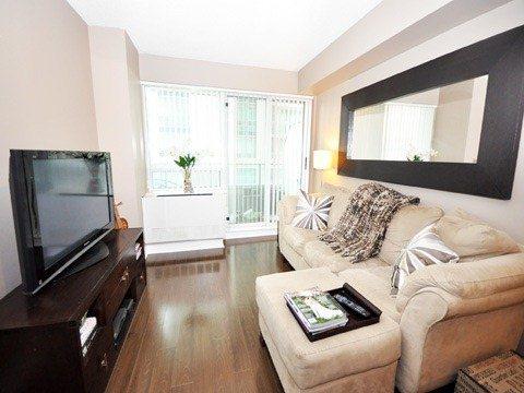 302 - 35 Bales Ave, Condo with 1 bedrooms, 1 bathrooms and 1 parking in Toronto ON | Image 2