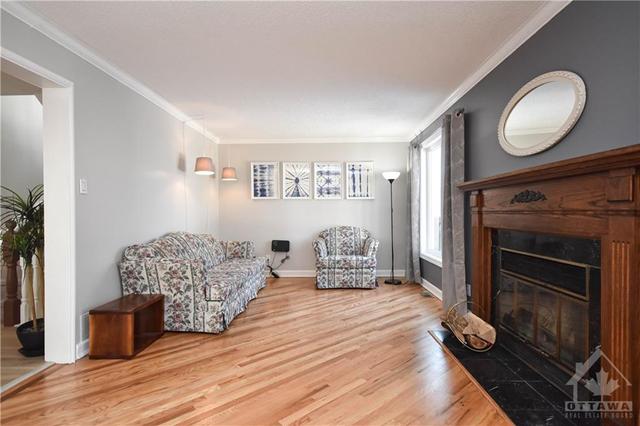 1612 Tache Way, House detached with 3 bedrooms, 3 bathrooms and 2 parking in Ottawa ON | Image 9