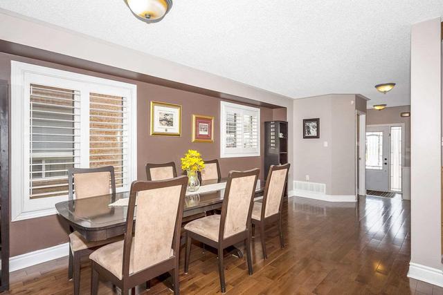 1147 Costigan Rd, House detached with 4 bedrooms, 3 bathrooms and 4 parking in Milton ON | Image 3
