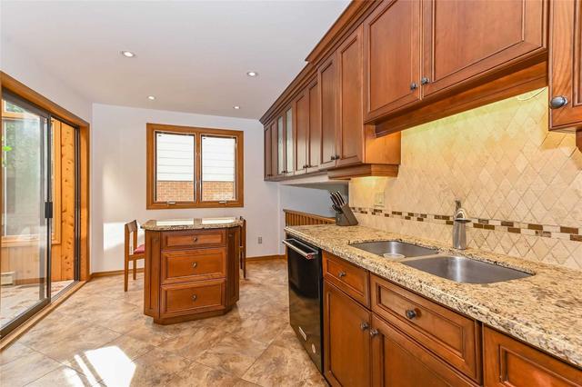 56 Wimbledon Rd, House detached with 5 bedrooms, 3 bathrooms and 5 parking in Guelph ON | Image 9