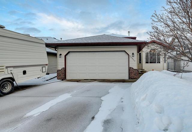 10905 88a Street, House detached with 4 bedrooms, 2 bathrooms and 5 parking in Grande Prairie AB | Image 1