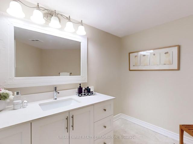 906 - 10 Kenneth Ave, Condo with 2 bedrooms, 2 bathrooms and 1 parking in Toronto ON | Image 11