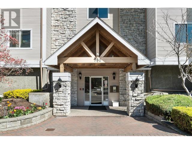 208 - 980 Glenwood Avenue, Condo with 2 bedrooms, 1 bathrooms and 1 parking in Kelowna BC | Image 3