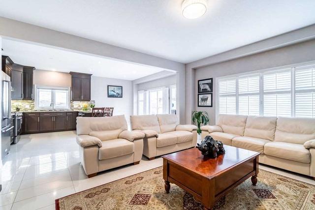 280 John Frederick Dr, House detached with 4 bedrooms, 4 bathrooms and 4 parking in Hamilton ON | Image 2