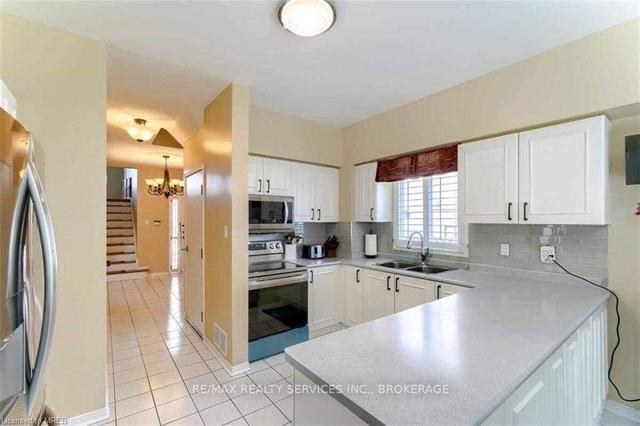 67 Laurelcrest St, House detached with 4 bedrooms, 4 bathrooms and 6 parking in Brampton ON | Image 5