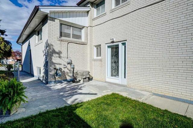 10 Ullswater Crt, House detached with 3 bedrooms, 3 bathrooms and 4 parking in Toronto ON | Image 30