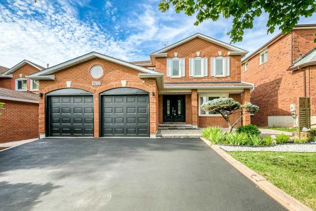 1266 Winterbourne Dr, House detached with 4 bedrooms, 4 bathrooms and 5 parking in Oakville ON | Image 1