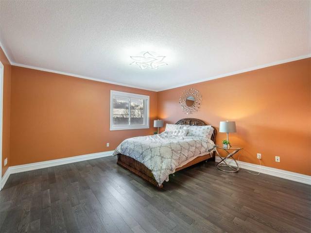 444 Oak St, House detached with 3 bedrooms, 4 bathrooms and 6 parking in Newmarket ON | Image 5