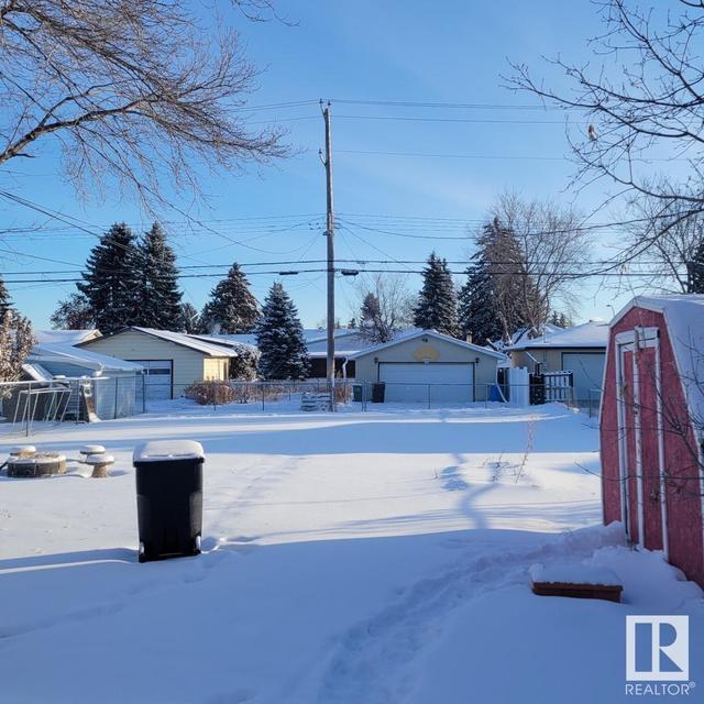 9227 154 St Nw, House detached with 3 bedrooms, 2 bathrooms and null parking in Edmonton AB | Card Image
