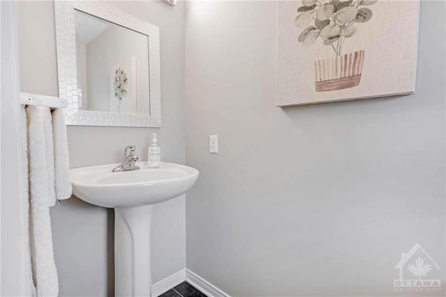 115 Cedardown Private, Townhouse with 3 bedrooms, 3 bathrooms and 3 parking in Ottawa ON | Image 12