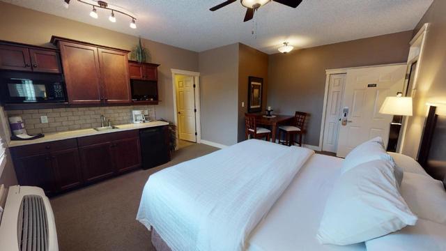 521 - 500 Bighorn Boulevard, Condo with 3 bedrooms, 2 bathrooms and null parking in Radium Hot Springs BC | Image 26