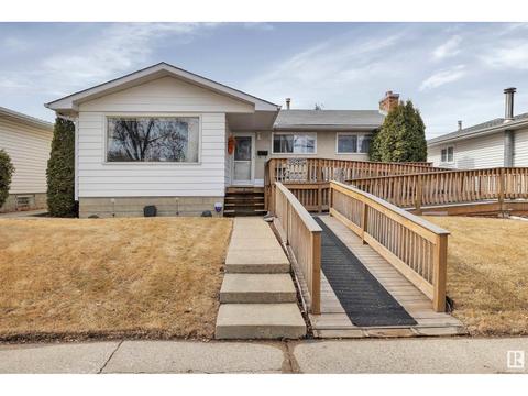 12234 49 St Nw Nw, House detached with 3 bedrooms, 1 bathrooms and null parking in Edmonton AB | Card Image