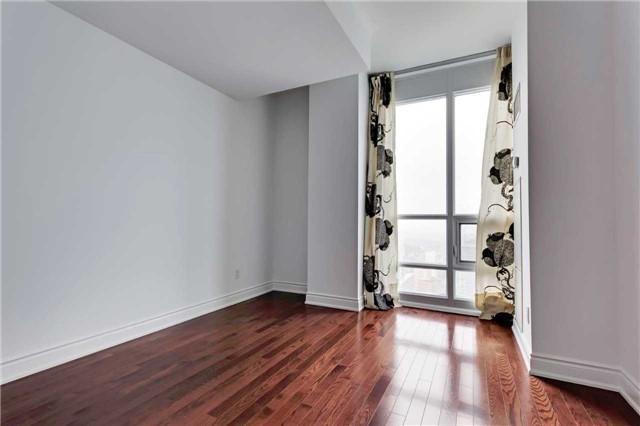 4403 - 761 Bay St, Condo with 2 bedrooms, 2 bathrooms and 1 parking in Toronto ON | Image 12