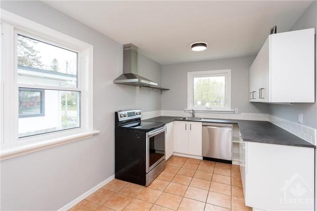 2126 Arch Street, House detached with 3 bedrooms, 1 bathrooms and 1 parking in Ottawa ON | Image 8