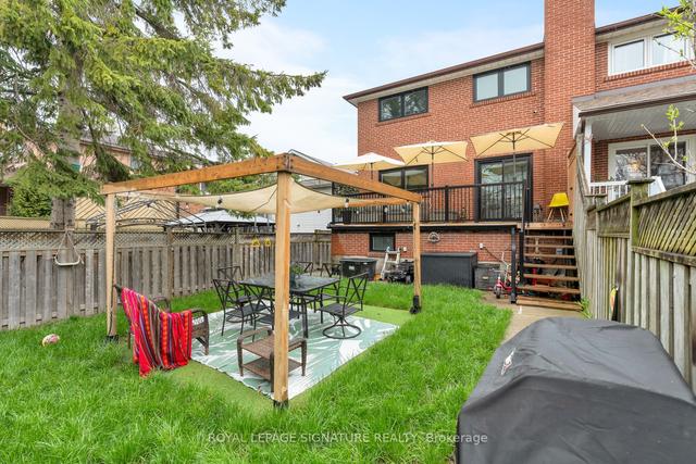 22 Hilldale Rd, House semidetached with 3 bedrooms, 3 bathrooms and 3 parking in Toronto ON | Image 14