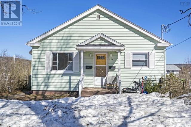 154 Hawthorne Street, House detached with 2 bedrooms, 1 bathrooms and null parking in Antigonish NS | Image 1
