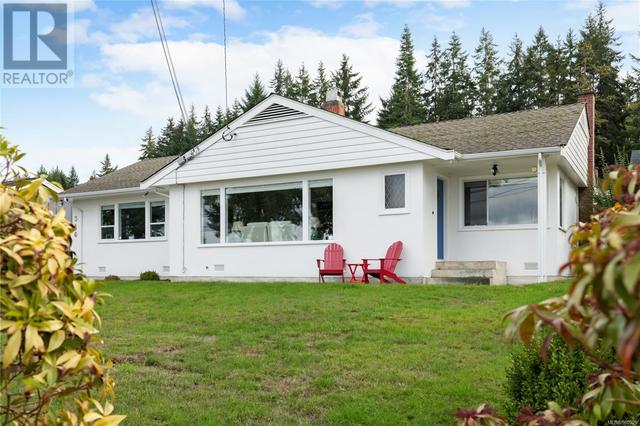 340 Crescent Rd W, House detached with 4 bedrooms, 2 bathrooms and 5 parking in Qualicum Beach BC | Image 31