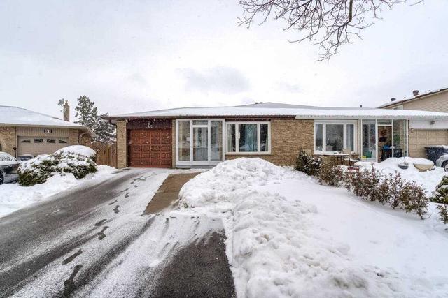 83 Manitou Cres, House semidetached with 3 bedrooms, 2 bathrooms and 4 parking in Brampton ON | Image 1