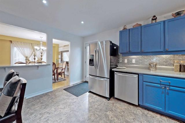 3339 Mainsail Cres, House semidetached with 4 bedrooms, 3 bathrooms and 3 parking in Mississauga ON | Image 11