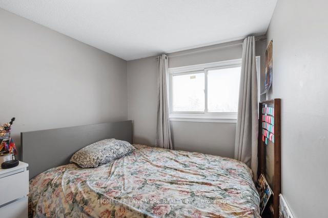 20 Darras Crt E, Townhouse with 3 bedrooms, 2 bathrooms and 2 parking in Brampton ON | Image 13
