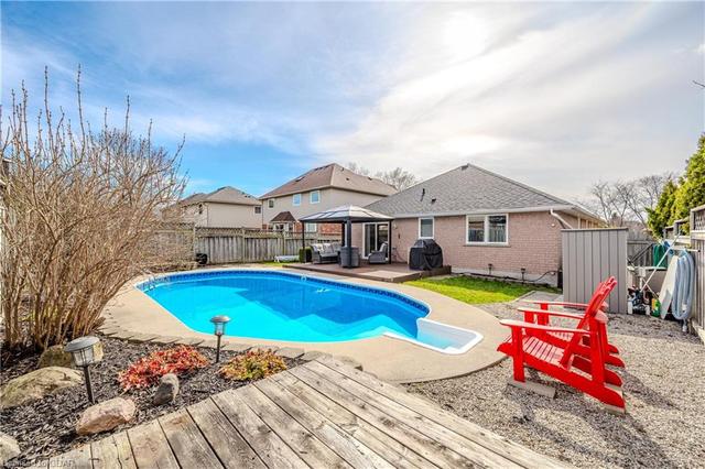 40 Merganser Drive, House detached with 4 bedrooms, 2 bathrooms and 3 parking in Guelph ON | Image 32