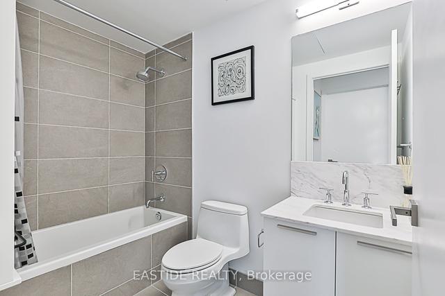 3912 - 3 Gloucester St E, Condo with 1 bedrooms, 1 bathrooms and 0 parking in Toronto ON | Image 5