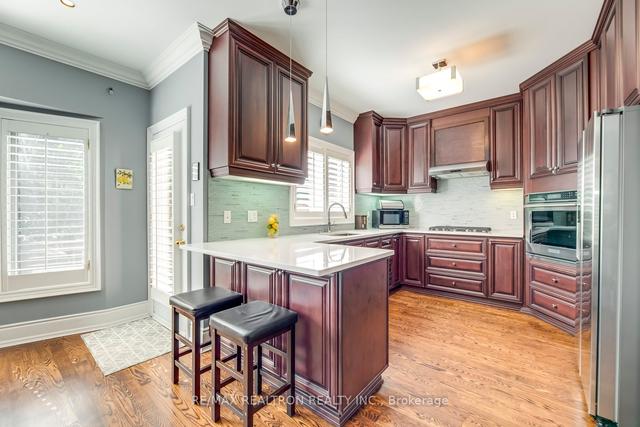 35 - 193 La Rose Ave, Townhouse with 2 bedrooms, 4 bathrooms and 2 parking in Toronto ON | Image 3