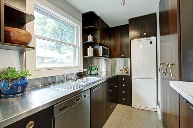 12 Westrose Ave, House detached with 2 bedrooms, 2 bathrooms and 2 parking in Toronto ON | Image 5