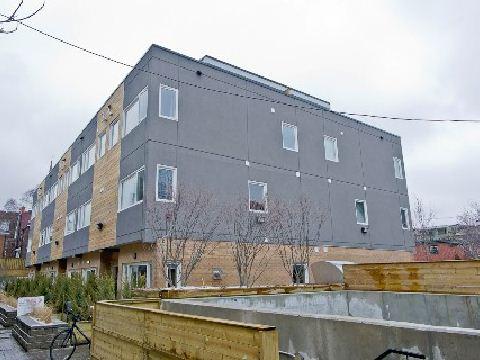 th22 - 284 Brock Ave, Townhouse with 2 bedrooms, 3 bathrooms and 1 parking in Toronto ON | Image 1