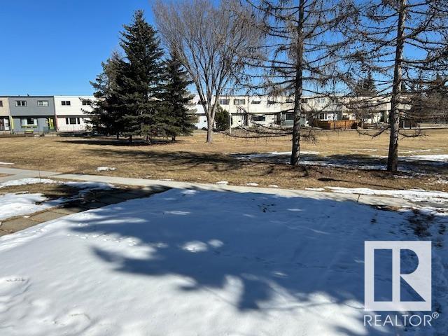 10317 131a Av Nw, House attached with 3 bedrooms, 2 bathrooms and null parking in Edmonton AB | Image 2
