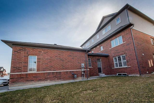 172 Britannia Ave W, House semidetached with 4 bedrooms, 3 bathrooms and 3 parking in Oshawa ON | Image 25
