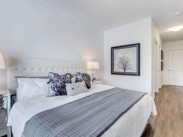 Th 109 - 9618 Yonge St, Condo with 2 bedrooms, 3 bathrooms and 2 parking in Richmond Hill ON | Image 12
