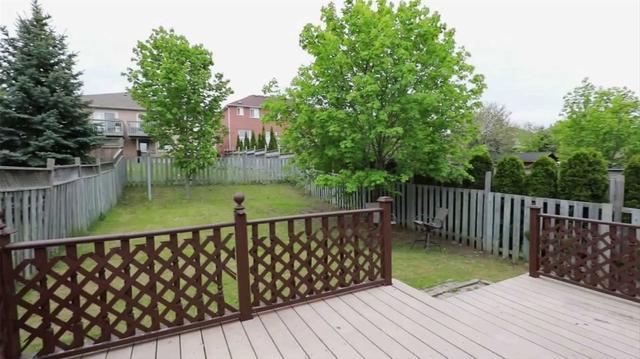 23 Peter St, House semidetached with 3 bedrooms, 1 bathrooms and 3 parking in Barrie ON | Image 9
