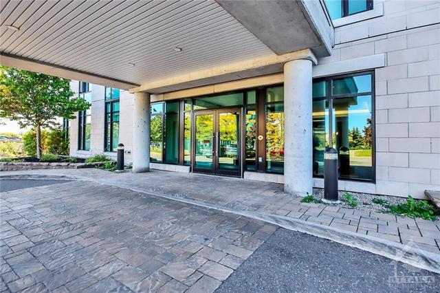 104 - 100 Roger Guindon Avenue, Condo with 2 bedrooms, 2 bathrooms and 1 parking in Ottawa ON | Image 3