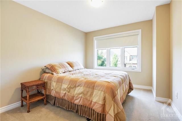 328 Gracewood Crescent, Home with 3 bedrooms, 3 bathrooms and 3 parking in Ottawa ON | Image 24