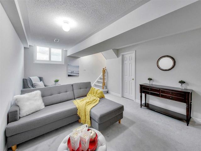 74 Lowther Ave, House attached with 3 bedrooms, 3 bathrooms and 3 parking in Richmond Hill ON | Image 20