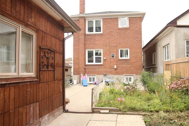 101 Cameron Ave, House detached with 3 bedrooms, 2 bathrooms and 3 parking in Toronto ON | Image 17